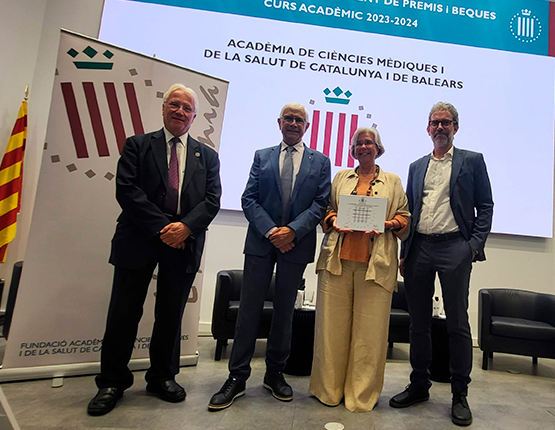 La Dra. Elena Carreras rep el Premi Jordi Gol i Gurina de l'Acadèmia de Ciències Mèdiques en reconeixement a la seva trajectòria professional i humana.